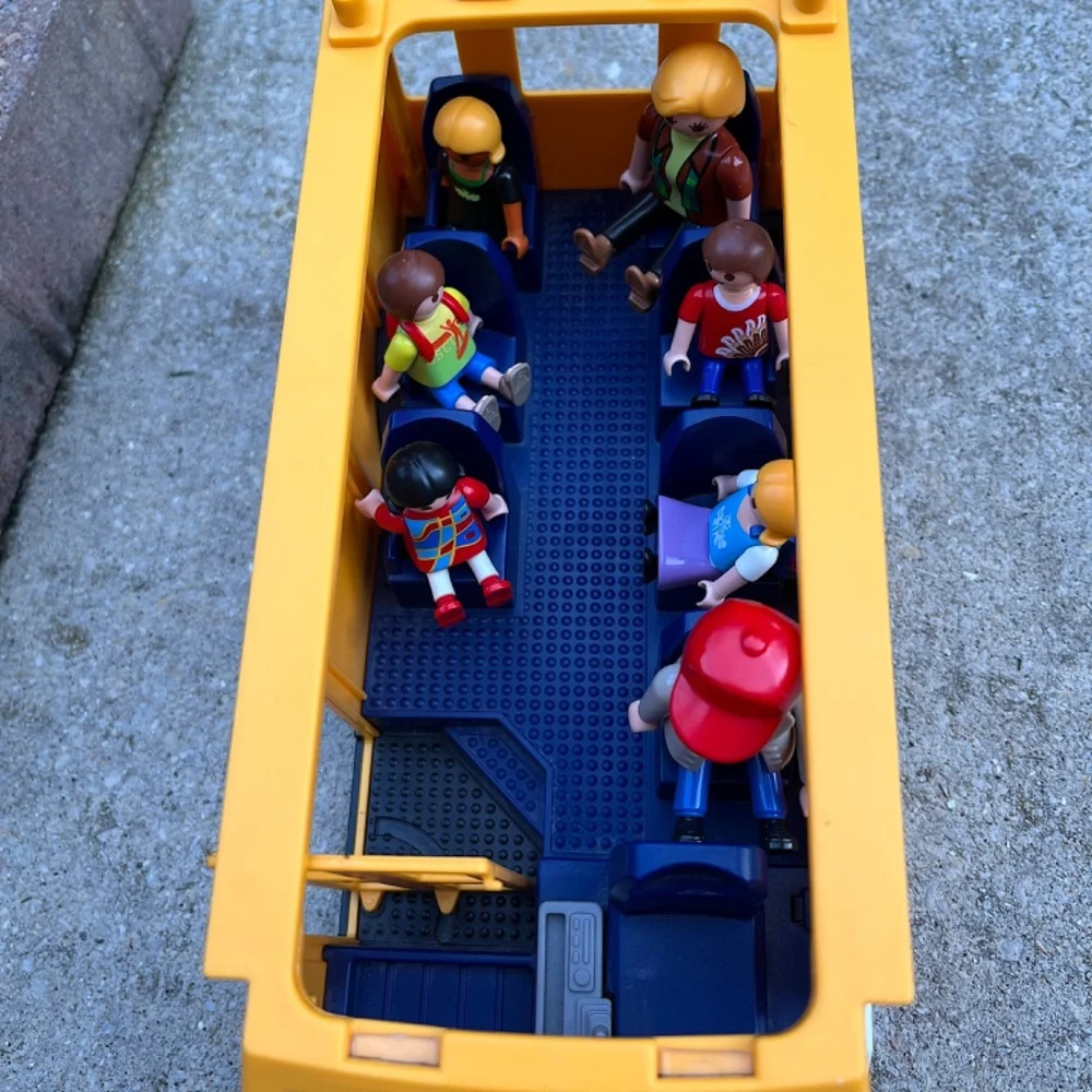 Playmobil School Bus Vehicle PlaySet - Picture 5 of 8